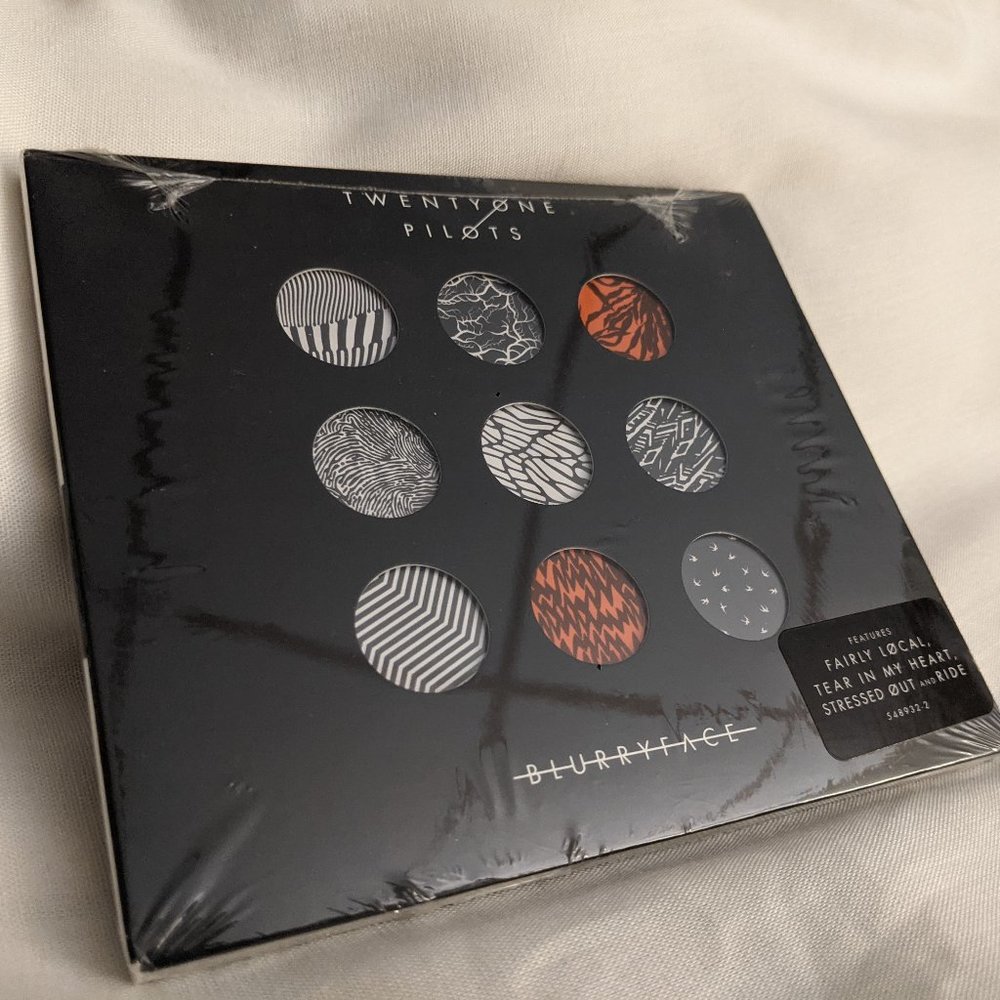 TWENTYONE PILOTS Blurryface album (CD) NWT